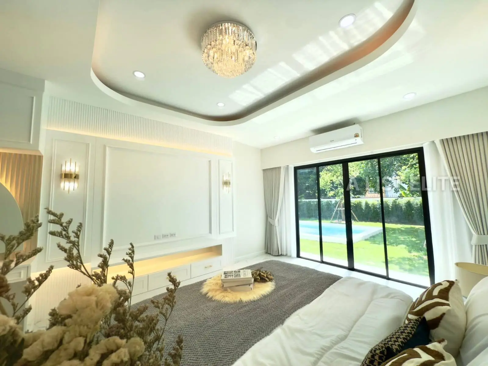 บ้านสวยพร้อมสระว่ายน้ำในพัทยา พาร์ค ฮิลล์ วิลเลจ