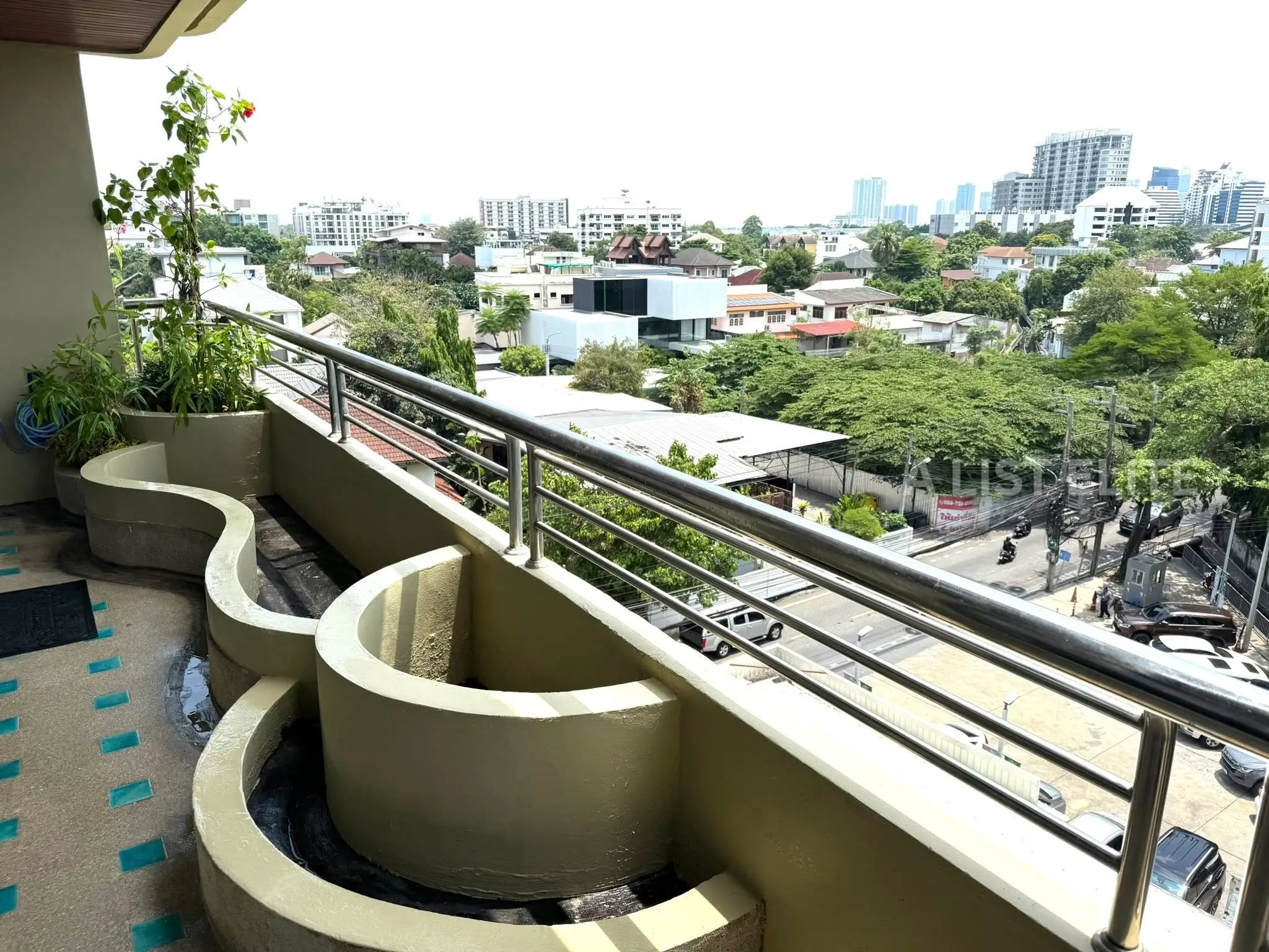 การใช้ชีวิตที่กว้างขวางใจกลางสาทร - คอนโดมิเนียมซูพรีมวิลล์