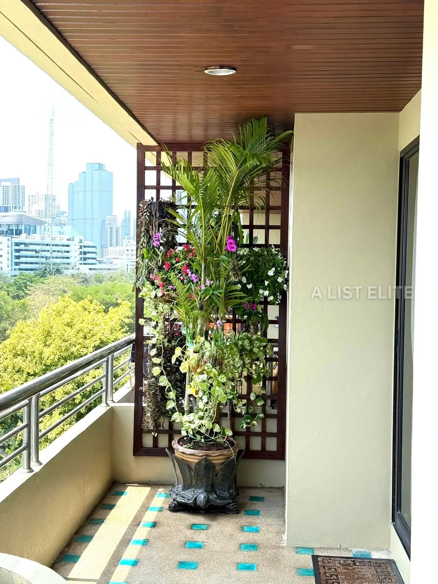 การใช้ชีวิตที่กว้างขวางใจกลางสาทร - คอนโดมิเนียมซูพรีมวิลล์