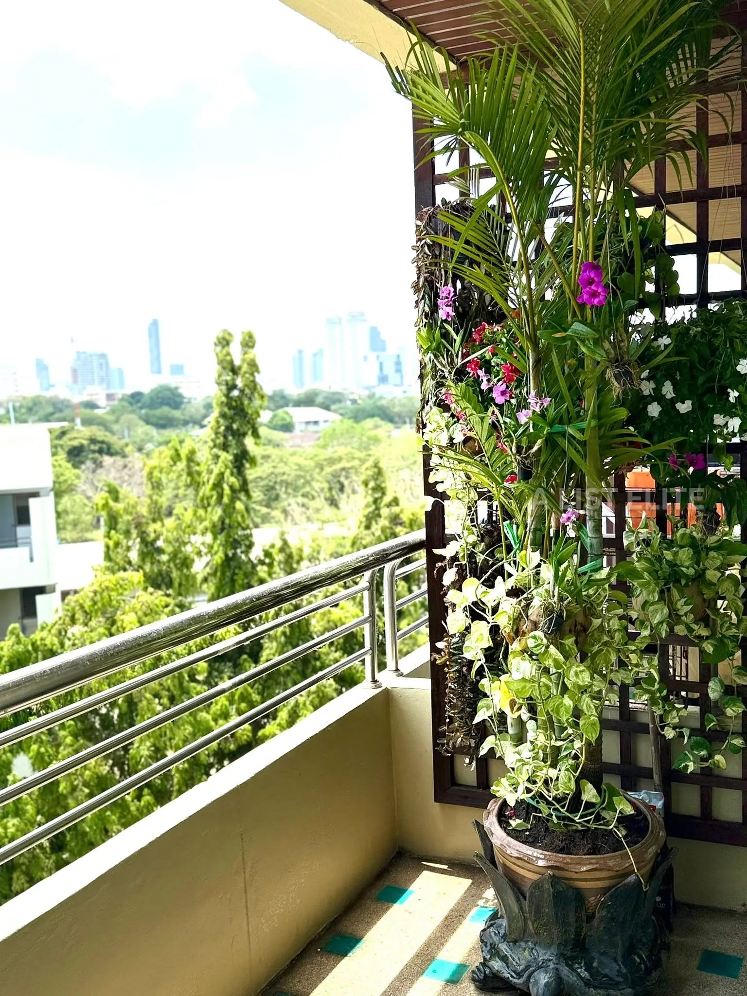 การใช้ชีวิตที่กว้างขวางใจกลางสาทร - คอนโดมิเนียมซูพรีมวิลล์