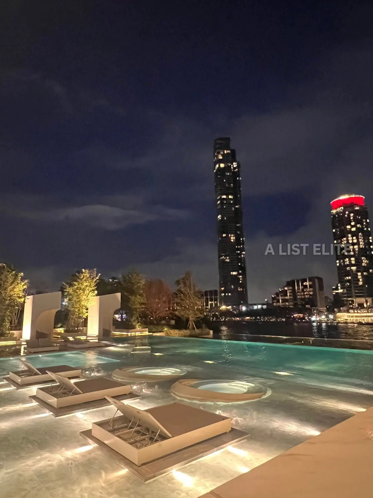 Superbe Condo 2 Chambres - Chapter Charoennakorn Riverside
