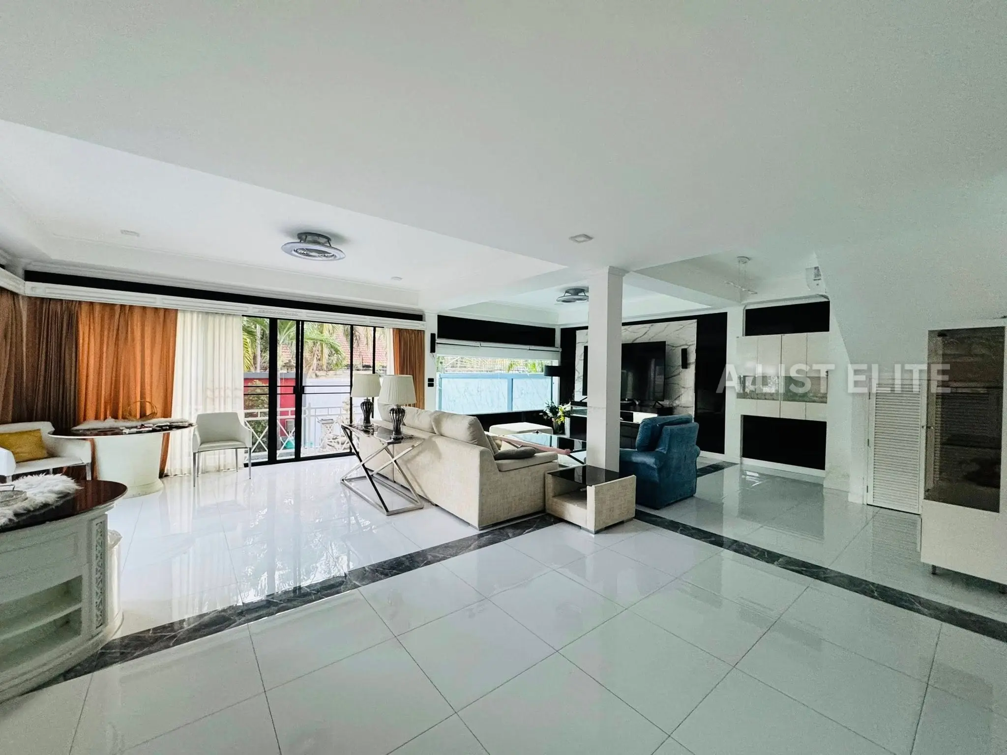 Villa avec Piscine - Proche de la Plage de Jomtien, Pattaya