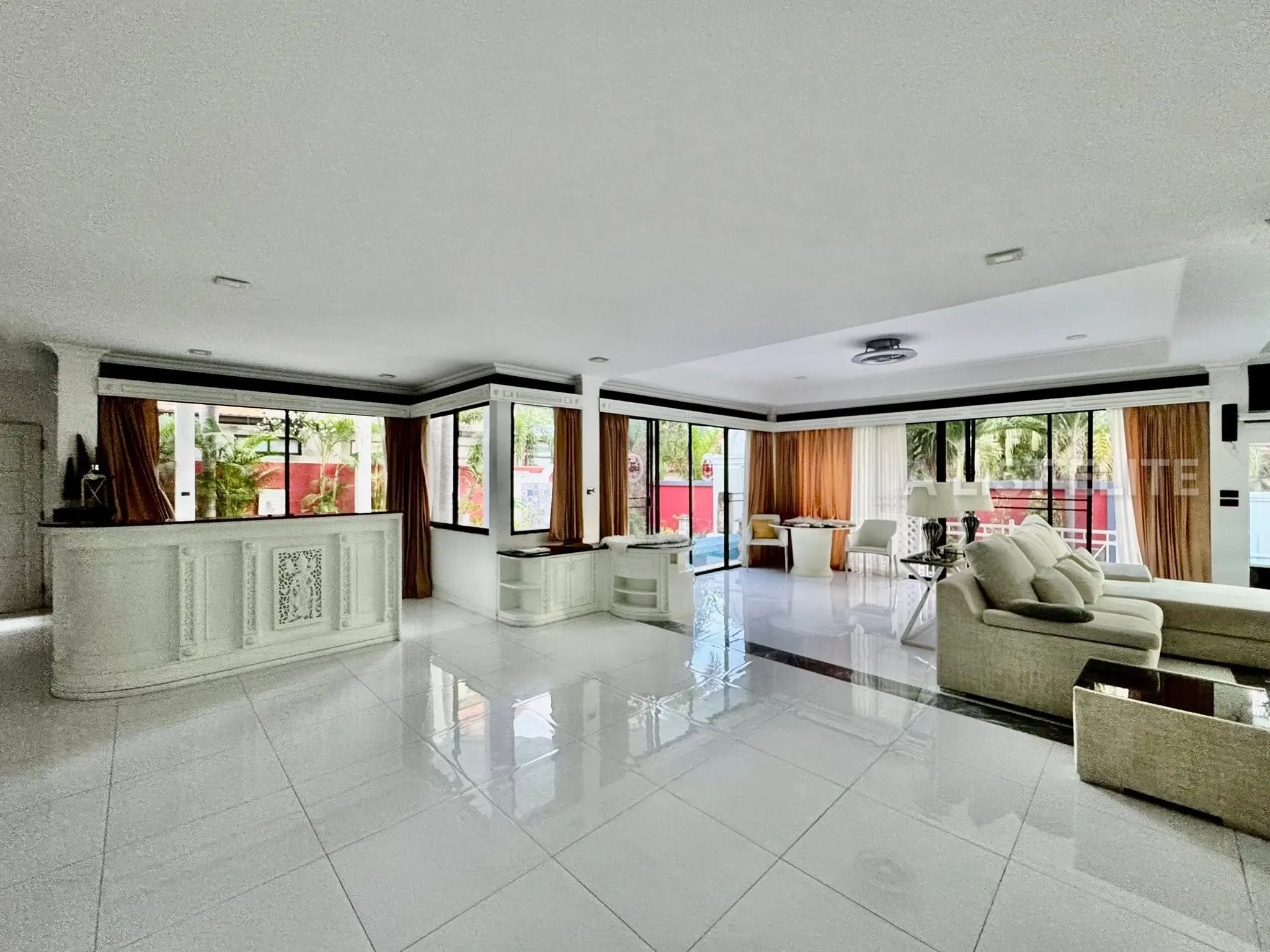 Villa avec Piscine - Proche de la Plage de Jomtien, Pattaya