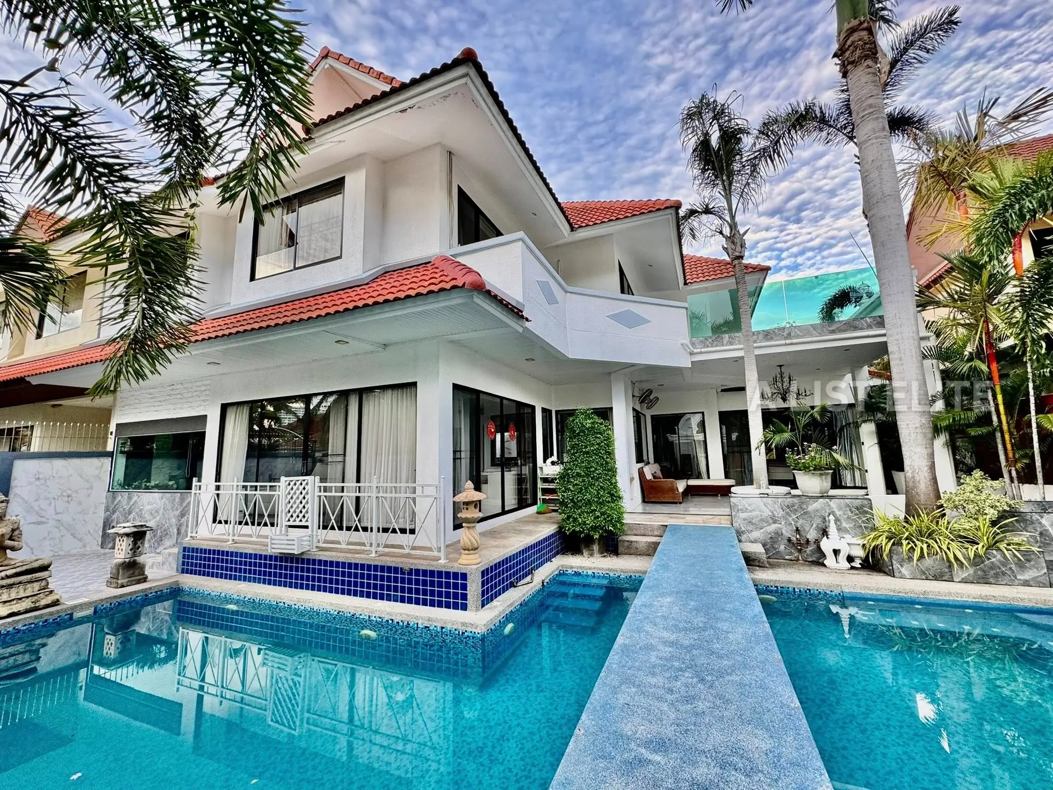 Villa avec Piscine - Proche de la Plage de Jomtien, Pattaya