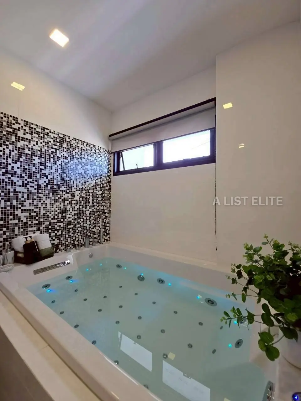 บ้านเดี่ยว - โครงการอุไรวรรณ แกรนด์วิลล่า ซอยเนินพลับหวาน พัทยา