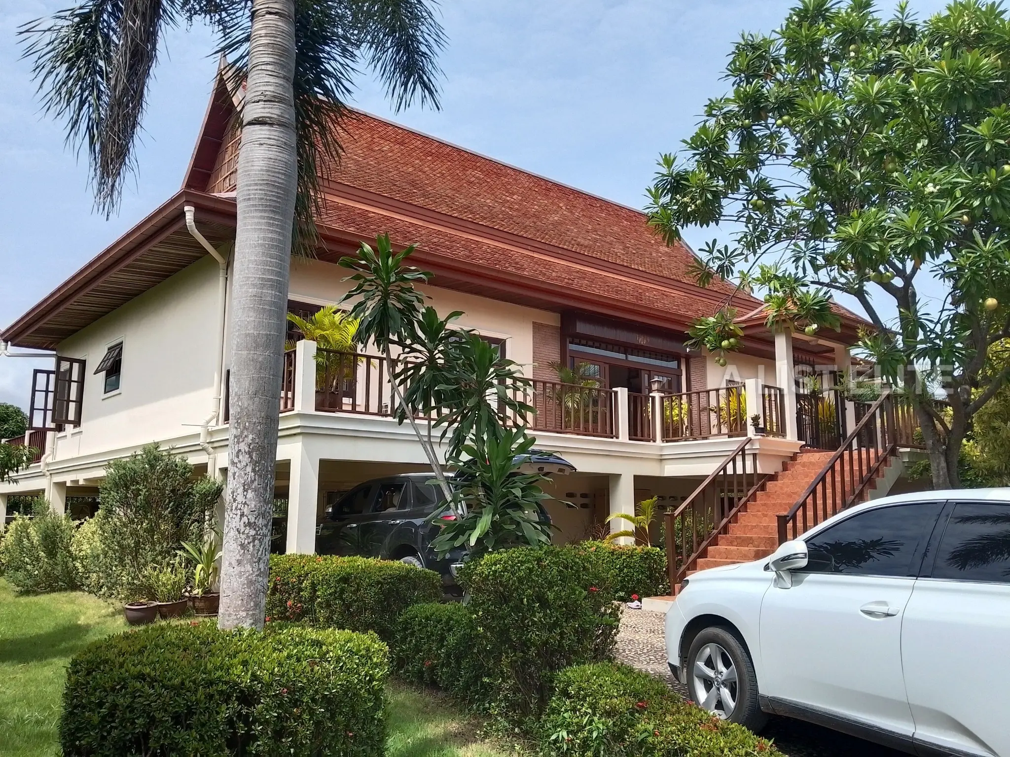 บ้านทรงไทย ห้วยใหญ่