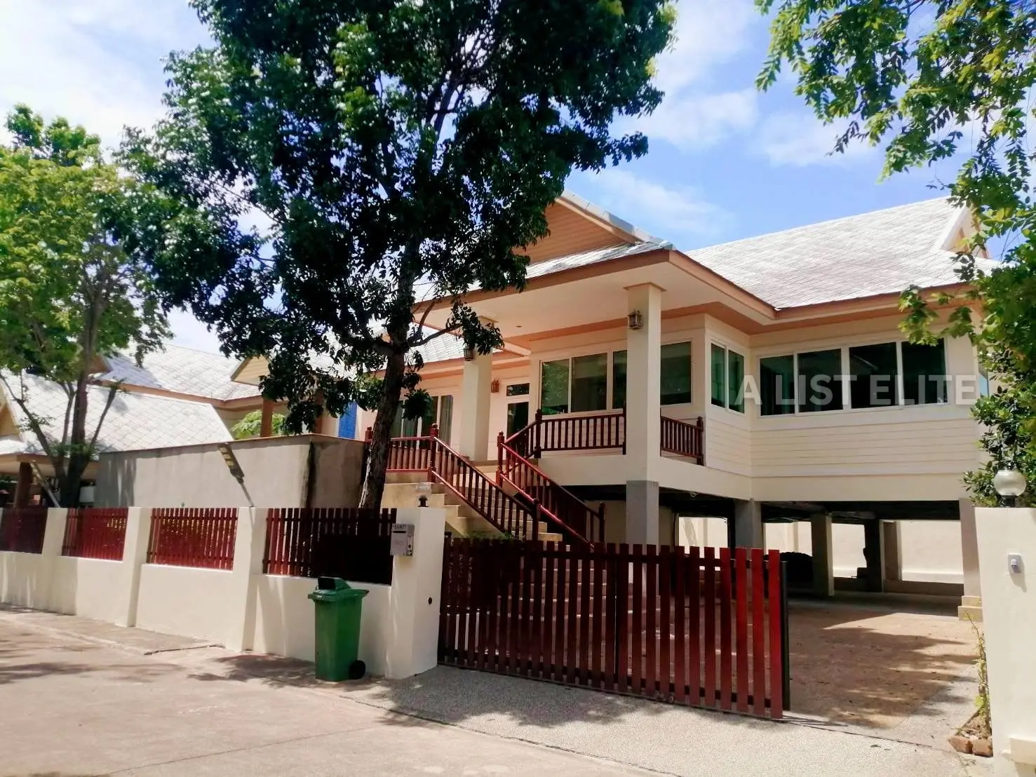 Amorn Village