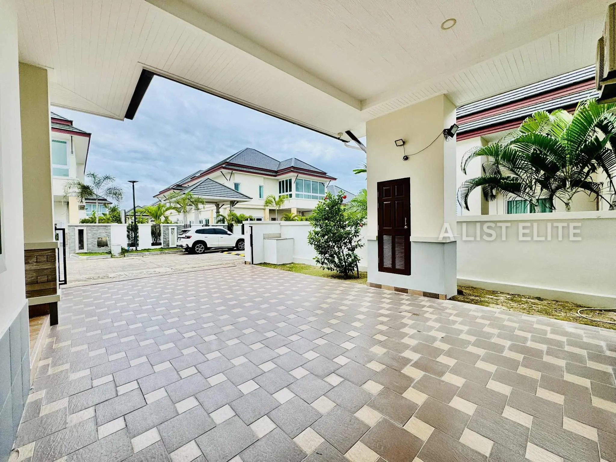 Dusit Pattaya Hill