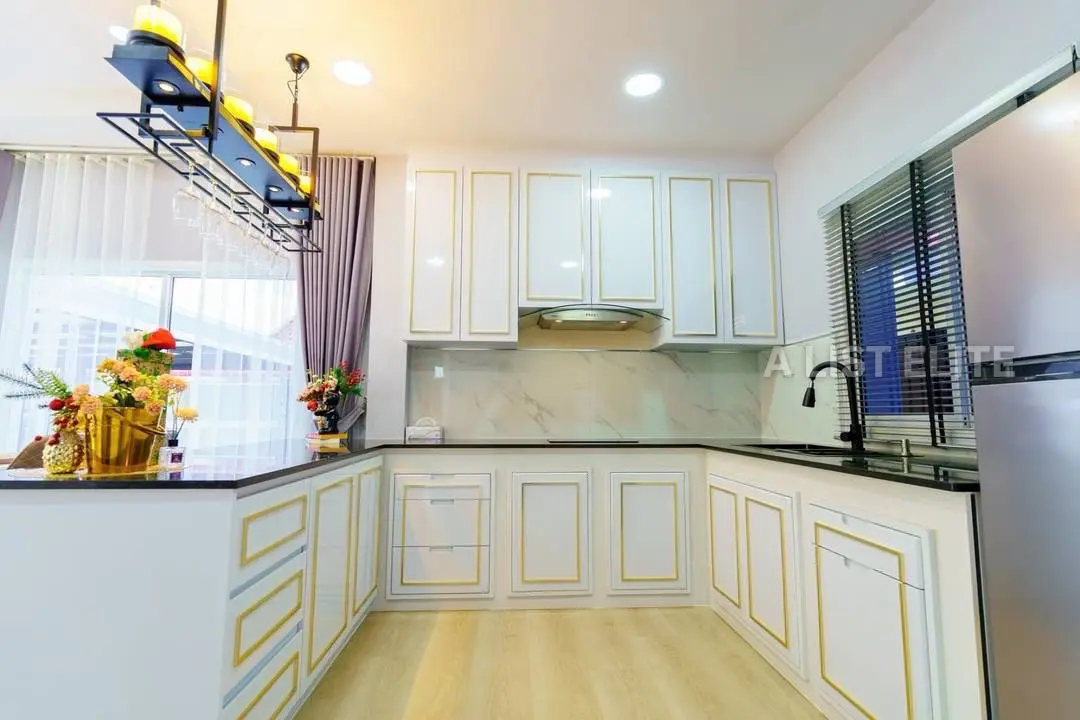 บ้านมุมสไตล์โมเดิร์นลักชูรี่ – ห้วยใหญ่