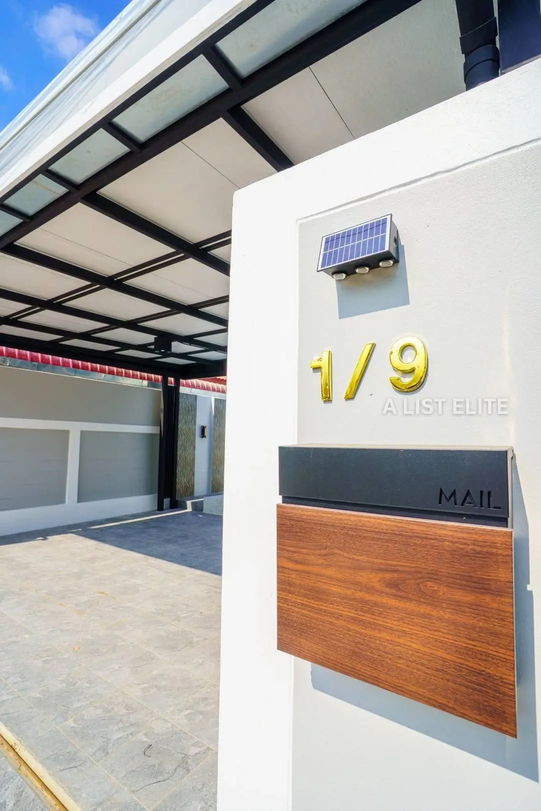 บ้านมุมสไตล์โมเดิร์นลักชูรี่ – ห้วยใหญ่