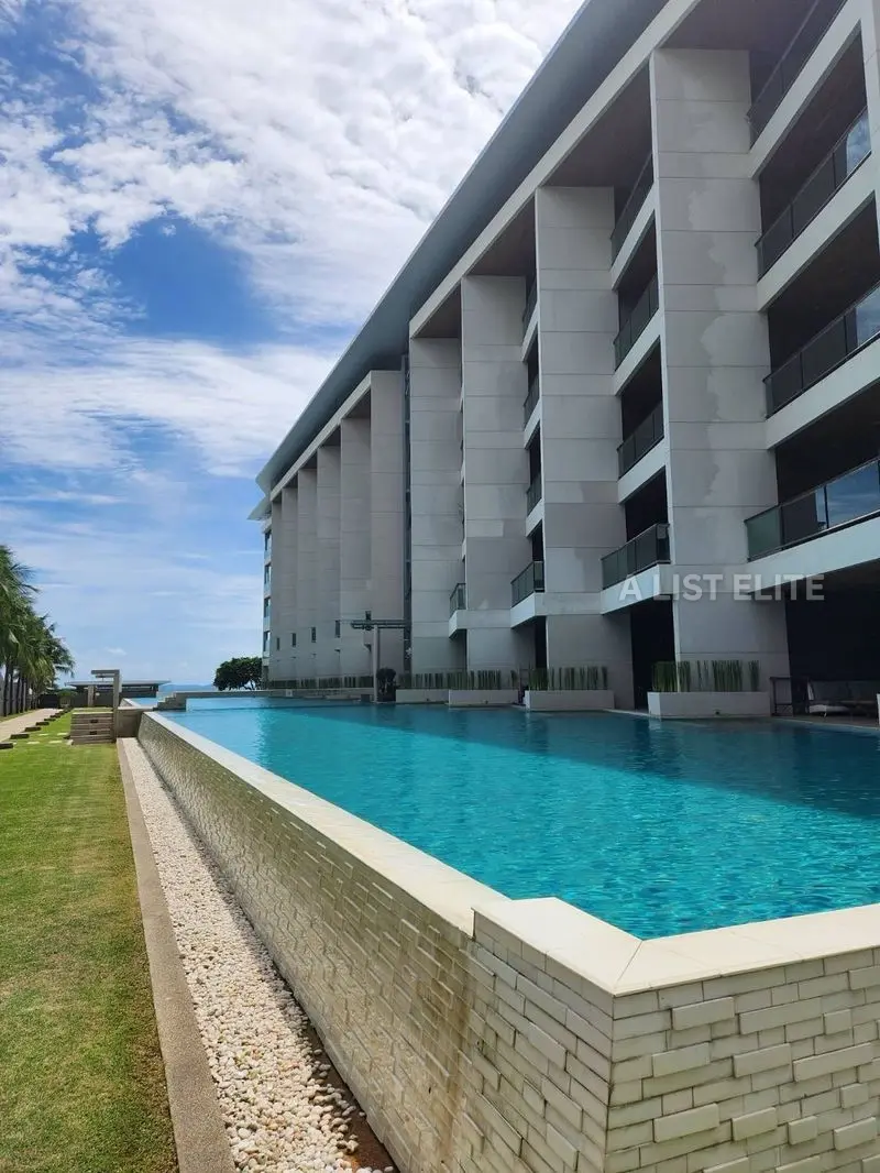  Ananya Beachfront Wongamat