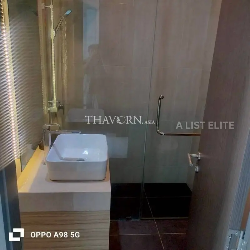 The Point Pratumnak – Appartement d’angle avec vue dégagée