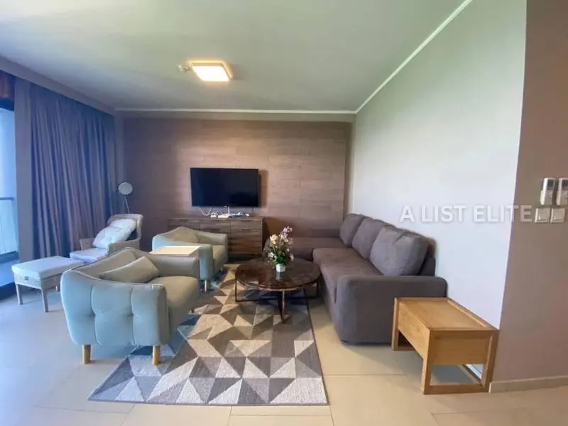 Zire Wongamat – Appartement 2 chambres en bord de mer avec vue mer