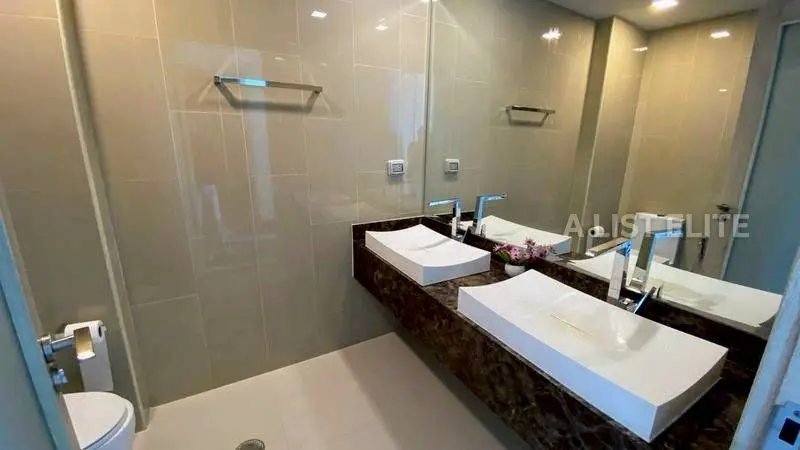 The Peak Towers – Appartement 1 chambre abordable à Pratumnak