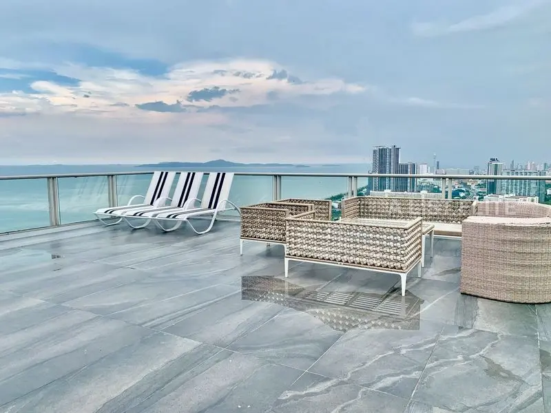 The Riviera Jomtien – Penthouse à vendre avec vue mer panoramique