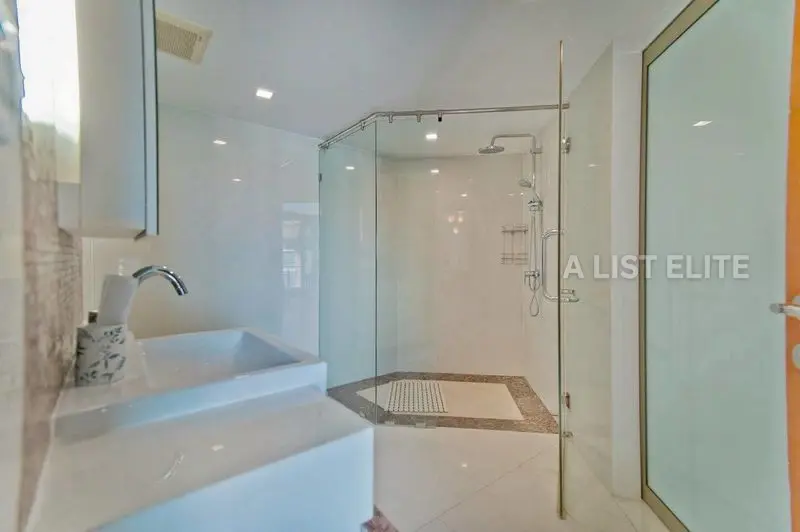 The Sanctuary Wongamat – Appartement 3 chambres avec vue jardin