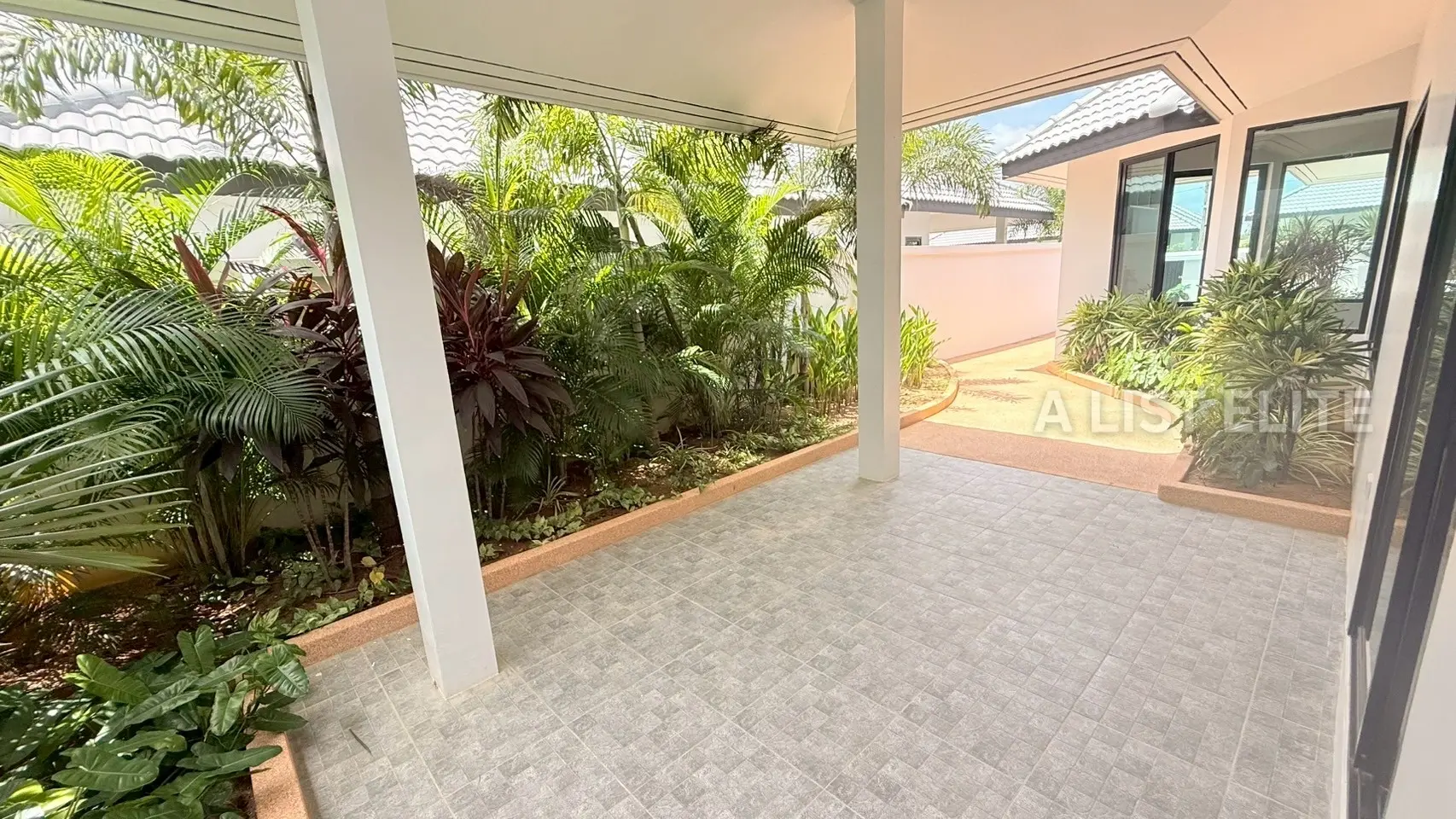 Maison avec piscine privée et club-house