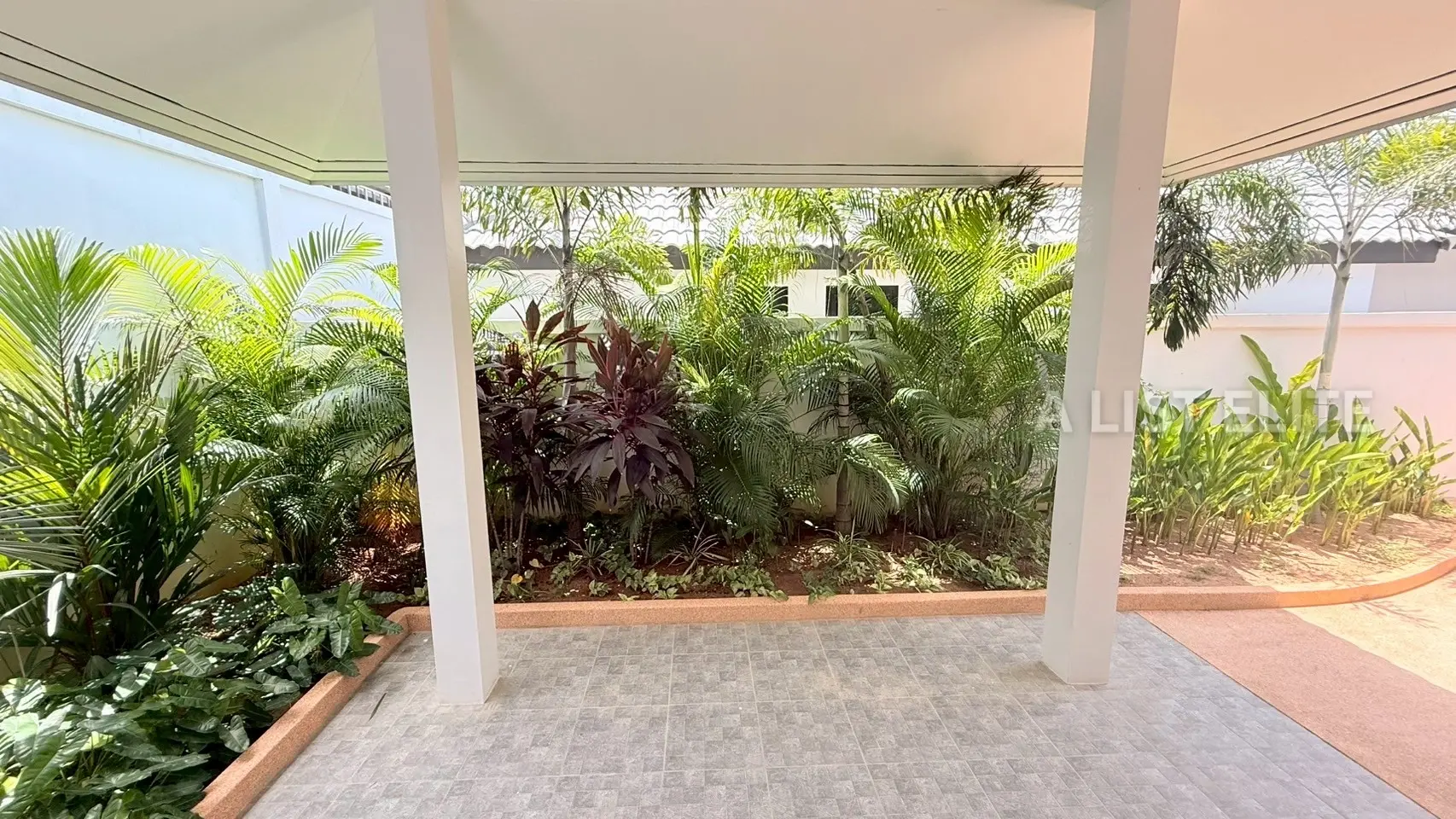 Maison avec piscine privée et club-house