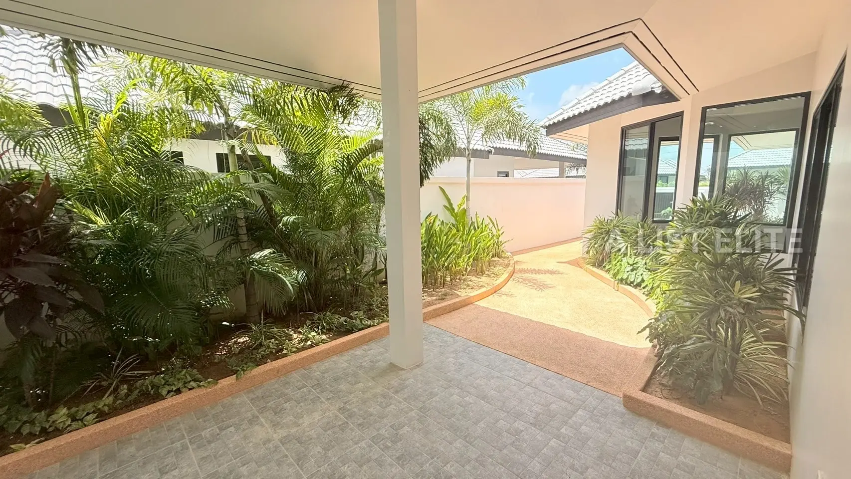 Maison avec piscine privée et club-house