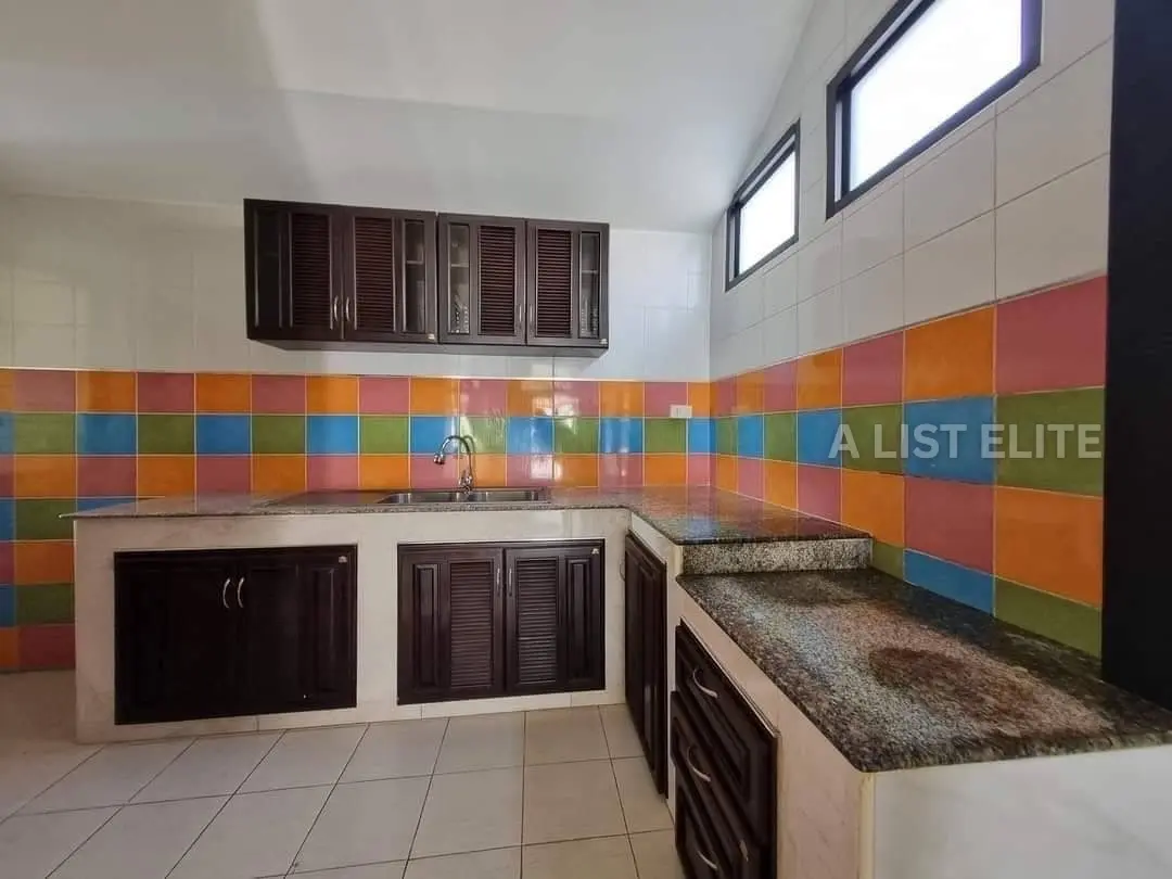 Maison de plain-pied – Huai Yai, Soi Tessaban 1/12