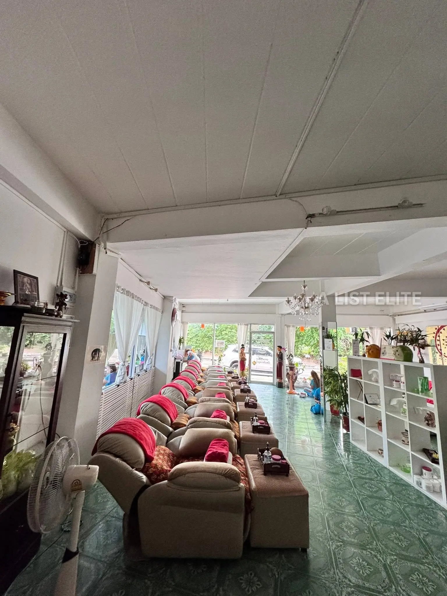 Immeuble d’angle près de la mer – Pratumnak Pattaya