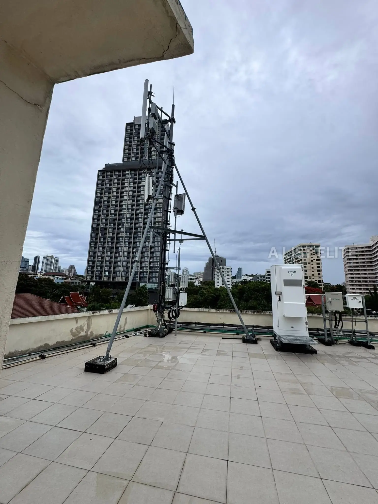 Immeuble d’angle près de la mer – Pratumnak Pattaya