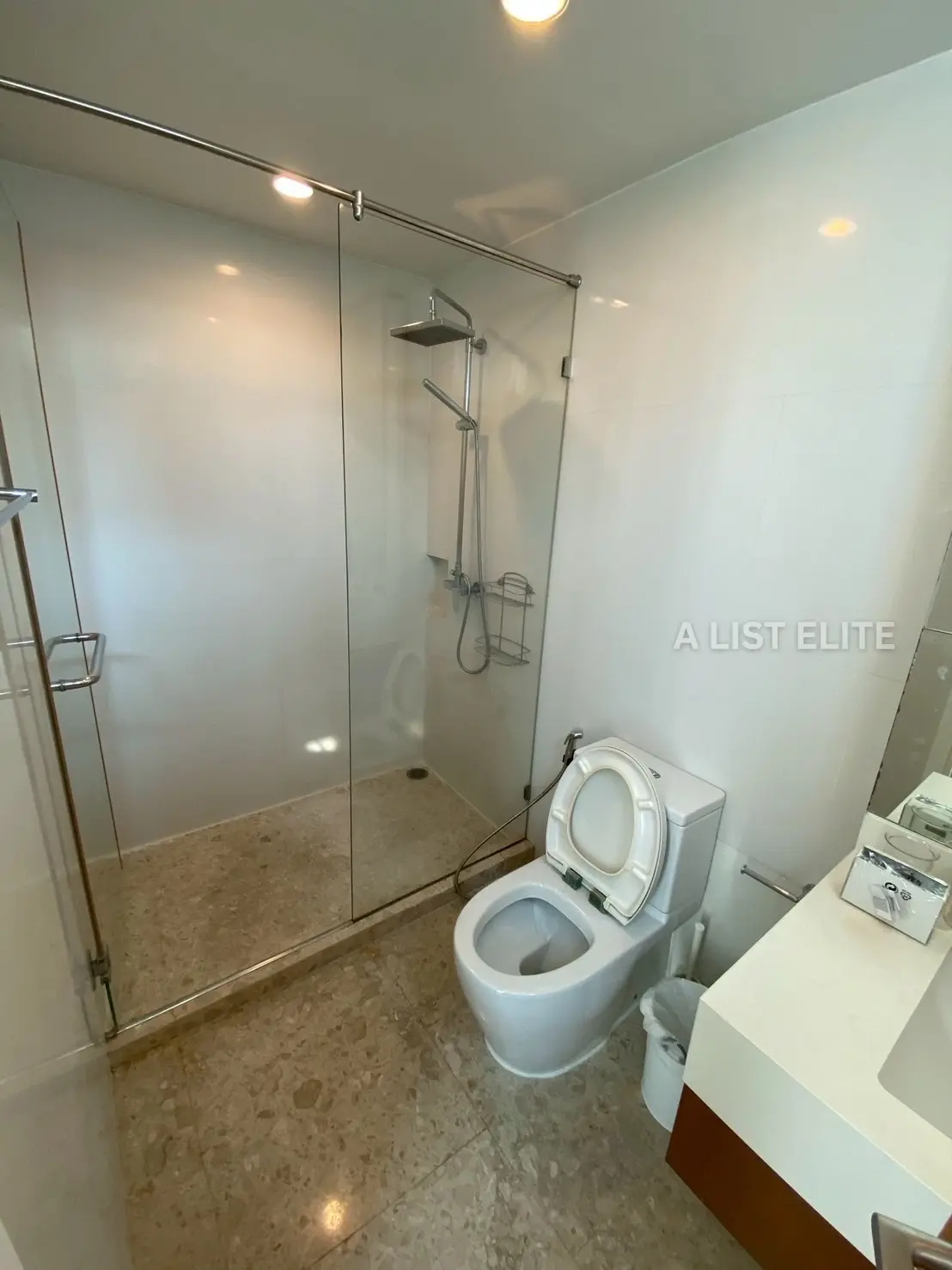Wind Sukhumvit 23