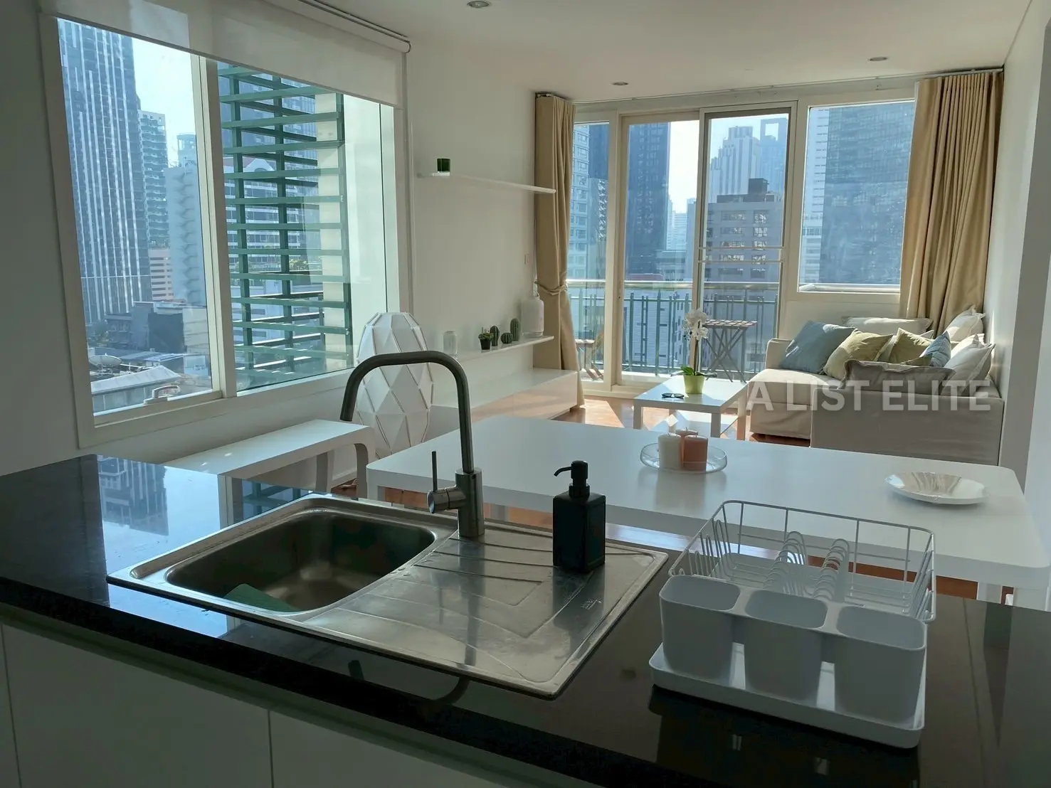 Wind Sukhumvit 23