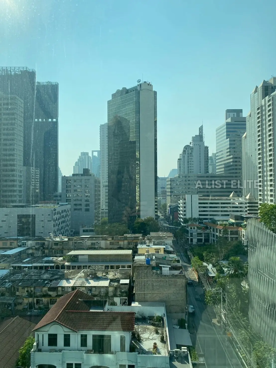 Wind Sukhumvit 23