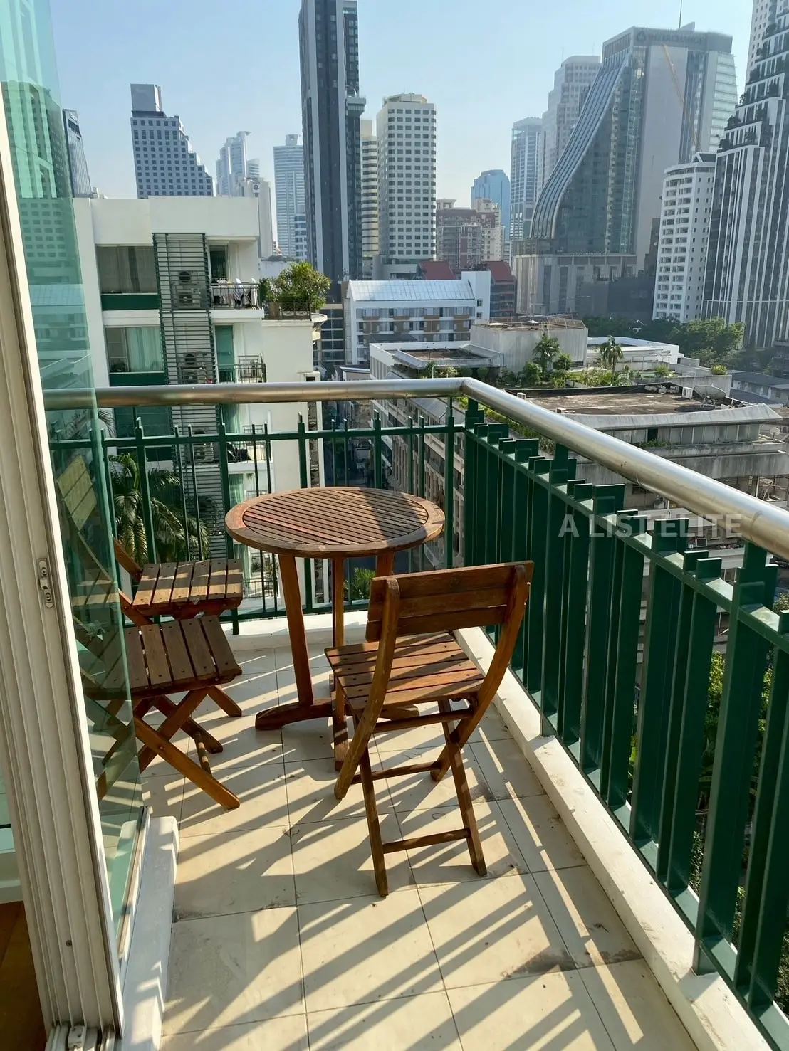 Wind Sukhumvit 23