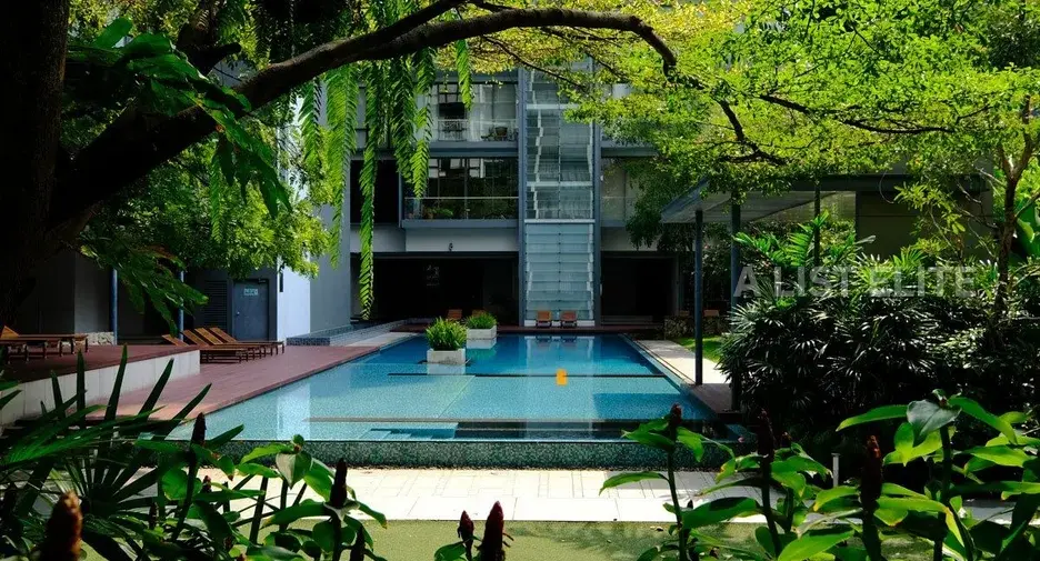Domus Condominium