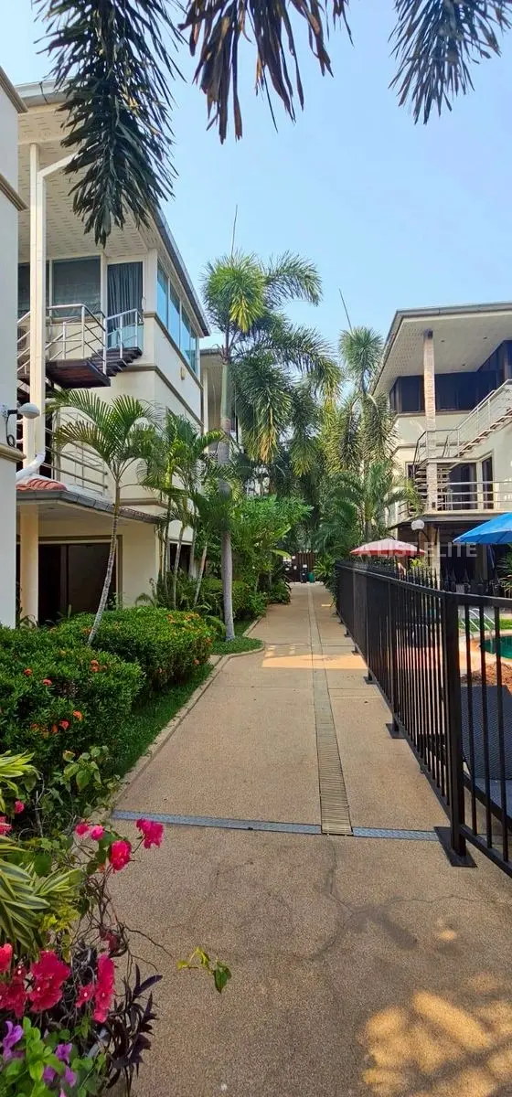 Detached House in Soi 5 Phratumnak