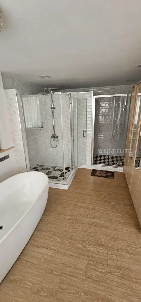 Detached House in Soi 5 Phratumnak