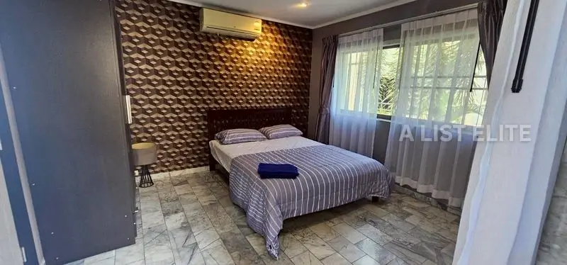 Detached House in Soi 5 Phratumnak