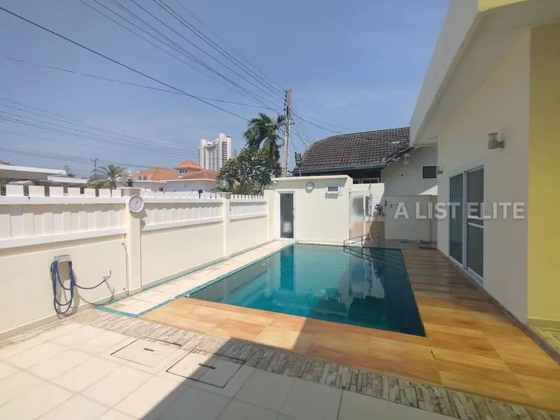 Modern Pool Villa in Pattaya