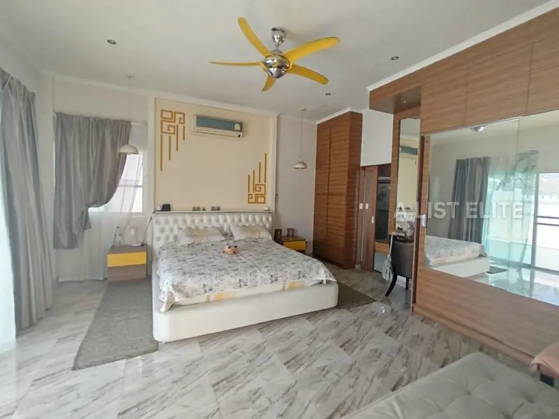 Modern Pool Villa in Pattaya