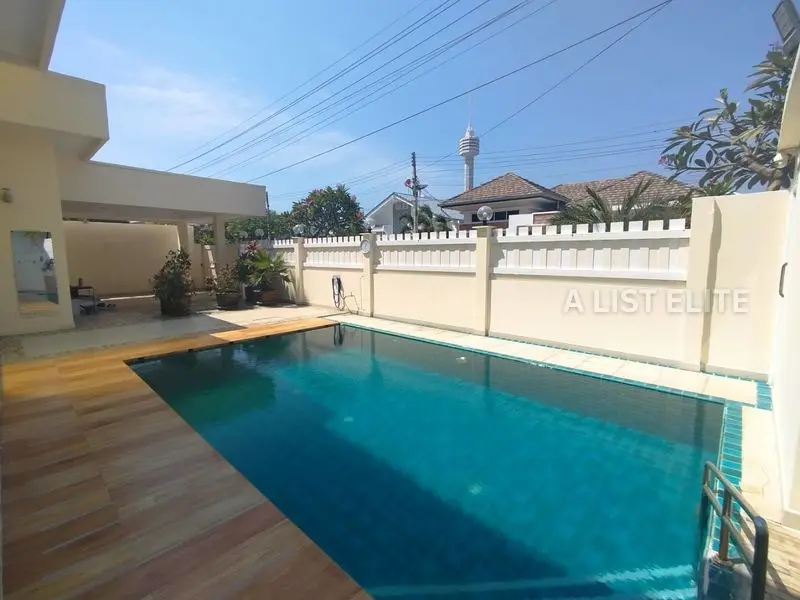 Modern Pool Villa in Pattaya