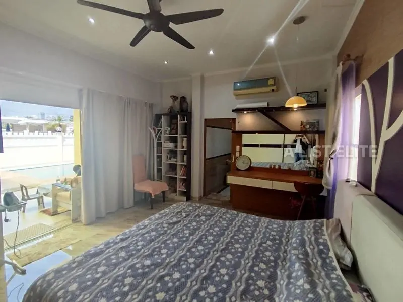 Modern Pool Villa in Pattaya