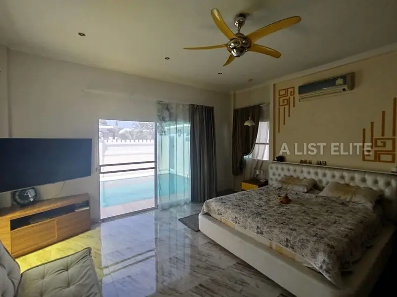 Modern Pool Villa in Pattaya