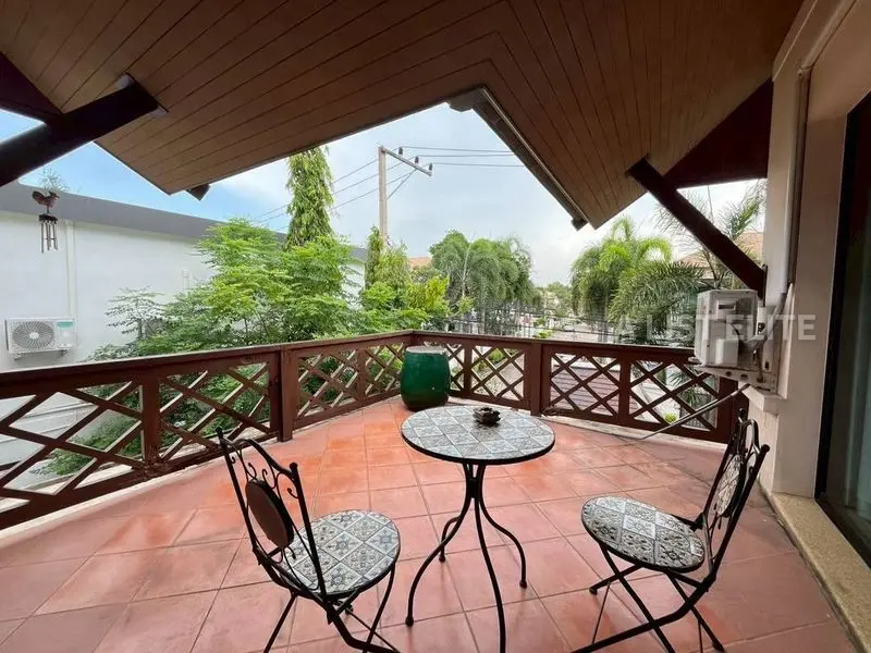 บ้านณัชชา – วิลล่าสระว่ายน้ำสไตล์ไทยบาหลี ใจกลางพัทยา
