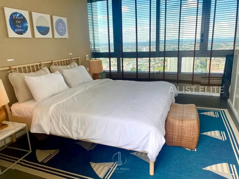 Northpoint Pattaya – Top-Floor Sea View Luxury Condo