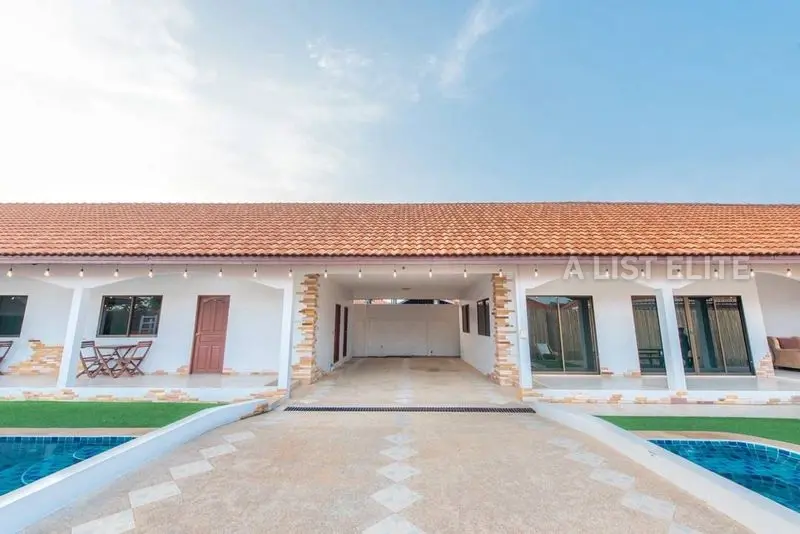 Spacious 6-Bedroom Pool Villa – Soi Siam, Pattaya