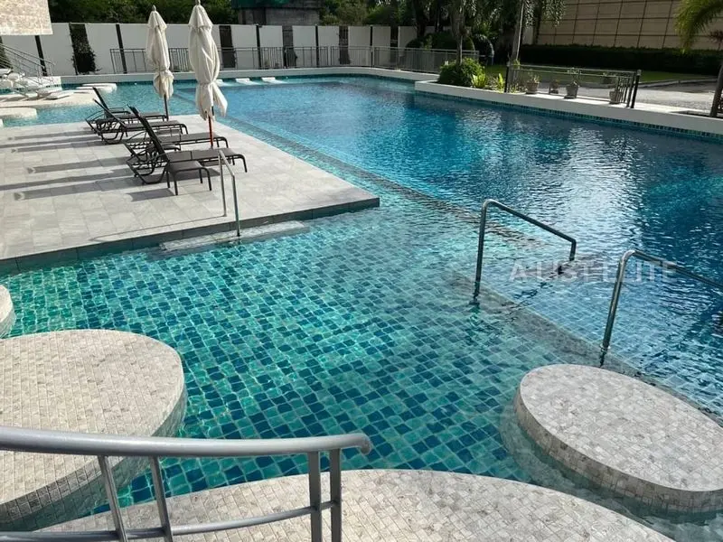 ลา รอยัล บีช พัทยา – คอนโดวิวทะเลขนาดใหญ่