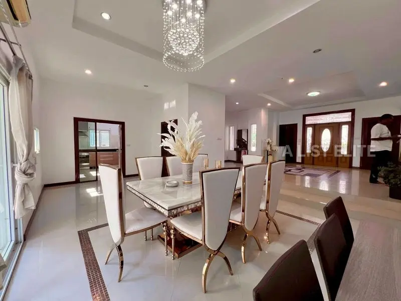 เซ็นทรัล แพร์ วิลล่า – บ้านเดี่ยว 5 ห้องนอนใจกลางพัทยา