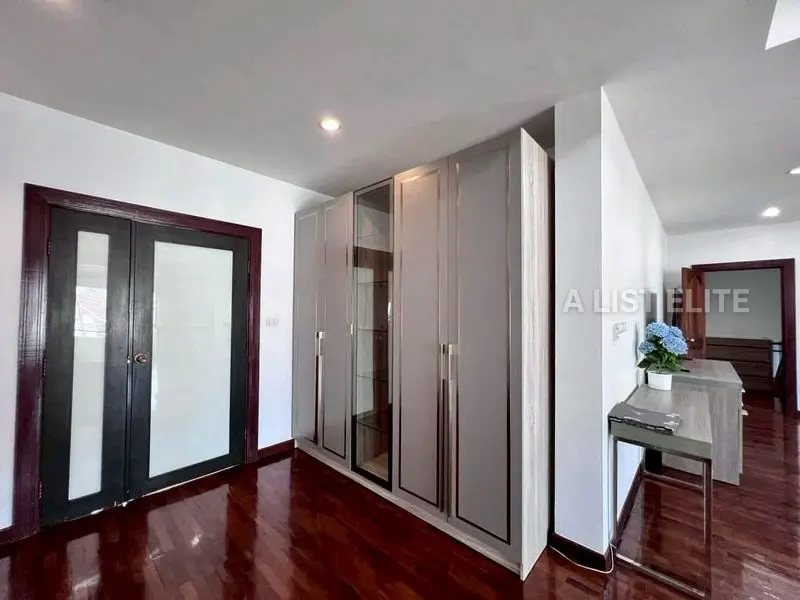 เซ็นทรัล แพร์ วิลล่า – บ้านเดี่ยว 5 ห้องนอนใจกลางพัทยา