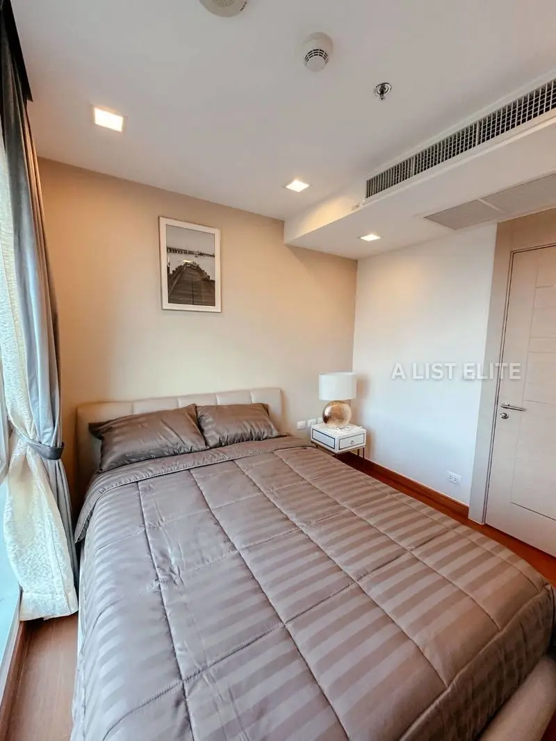 เดอะปาล์ม วงศ์อมาตย์ – คอนโดหรูติดทะเล
