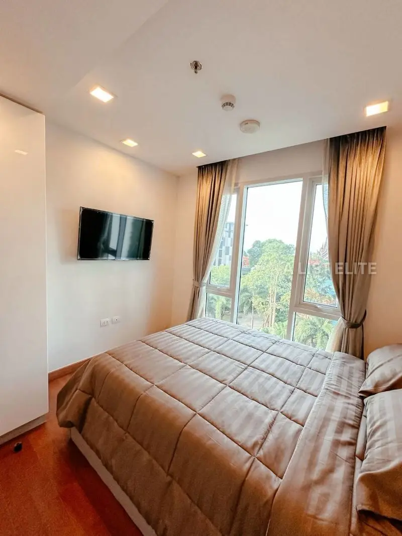 เดอะปาล์ม วงศ์อมาตย์ – คอนโดหรูติดทะเล