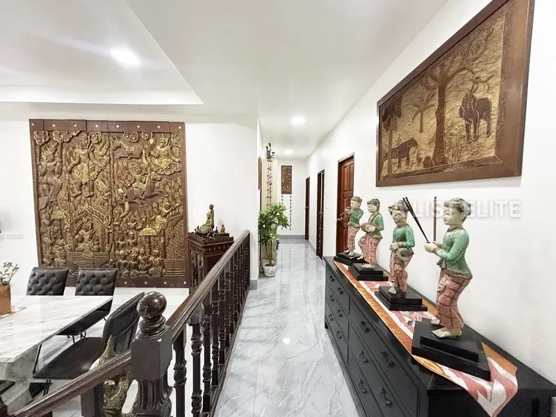 พูลวิลล่าส่วนตัว – บ้านเดี่ยว 3 ห้องนอนในห้วยใหญ่
