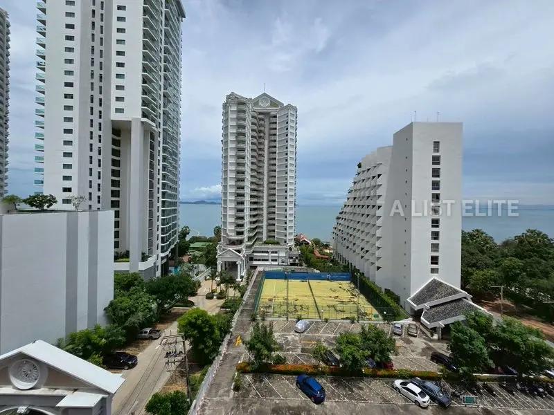 Nova Mirage Wongamat – Penthouse duplex avec vue sur mer