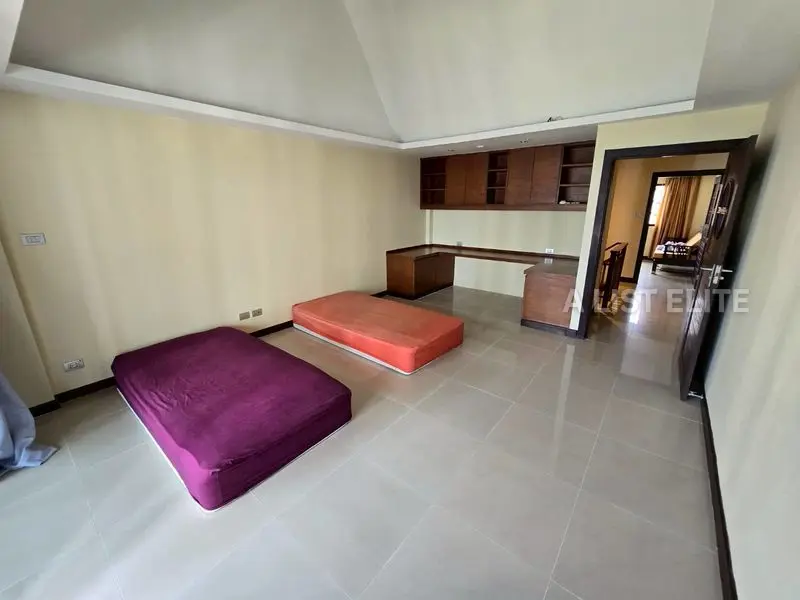 Nova Mirage Wongamat – Penthouse duplex avec vue sur mer